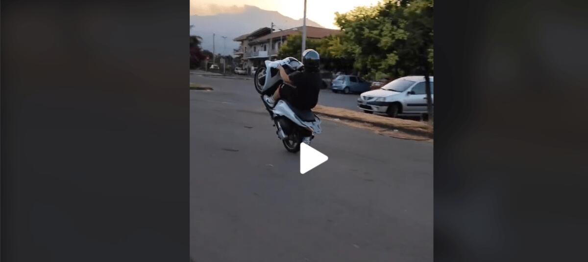Impennate pericolose a Catania, intercettato il famoso acrobata del motorino [VIDEO] - 