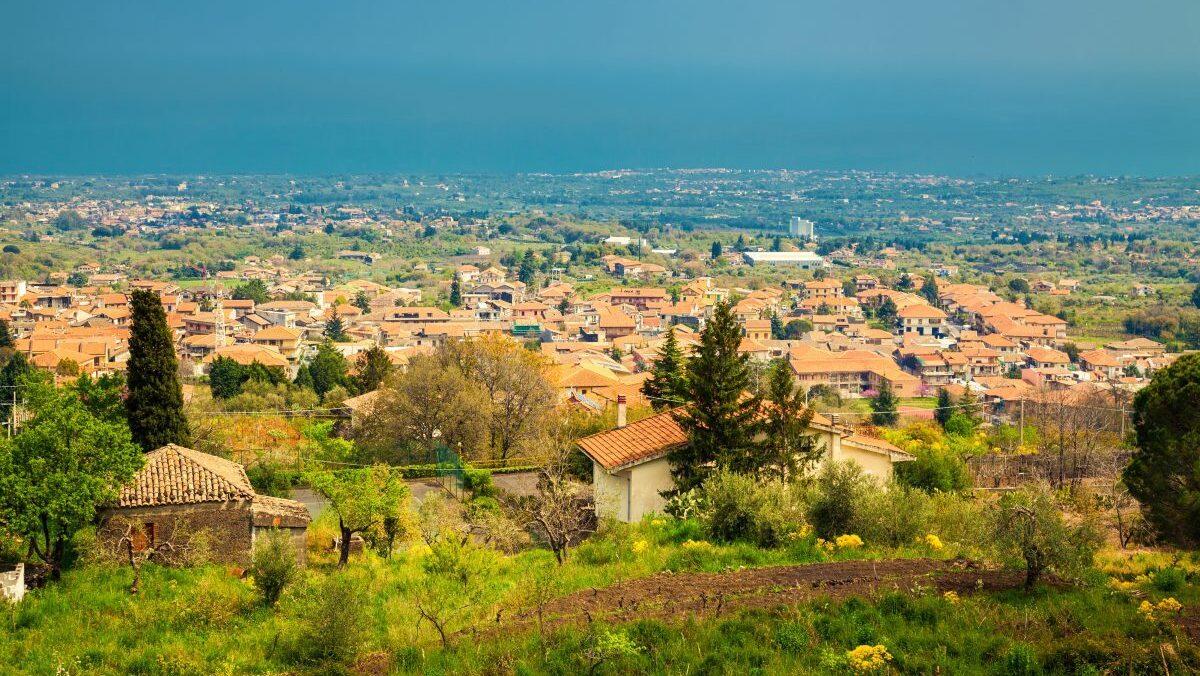 Toponimi etnei, tutto quello che non sai sui nomi di 10 paesi alle pendici dell'Etna - 