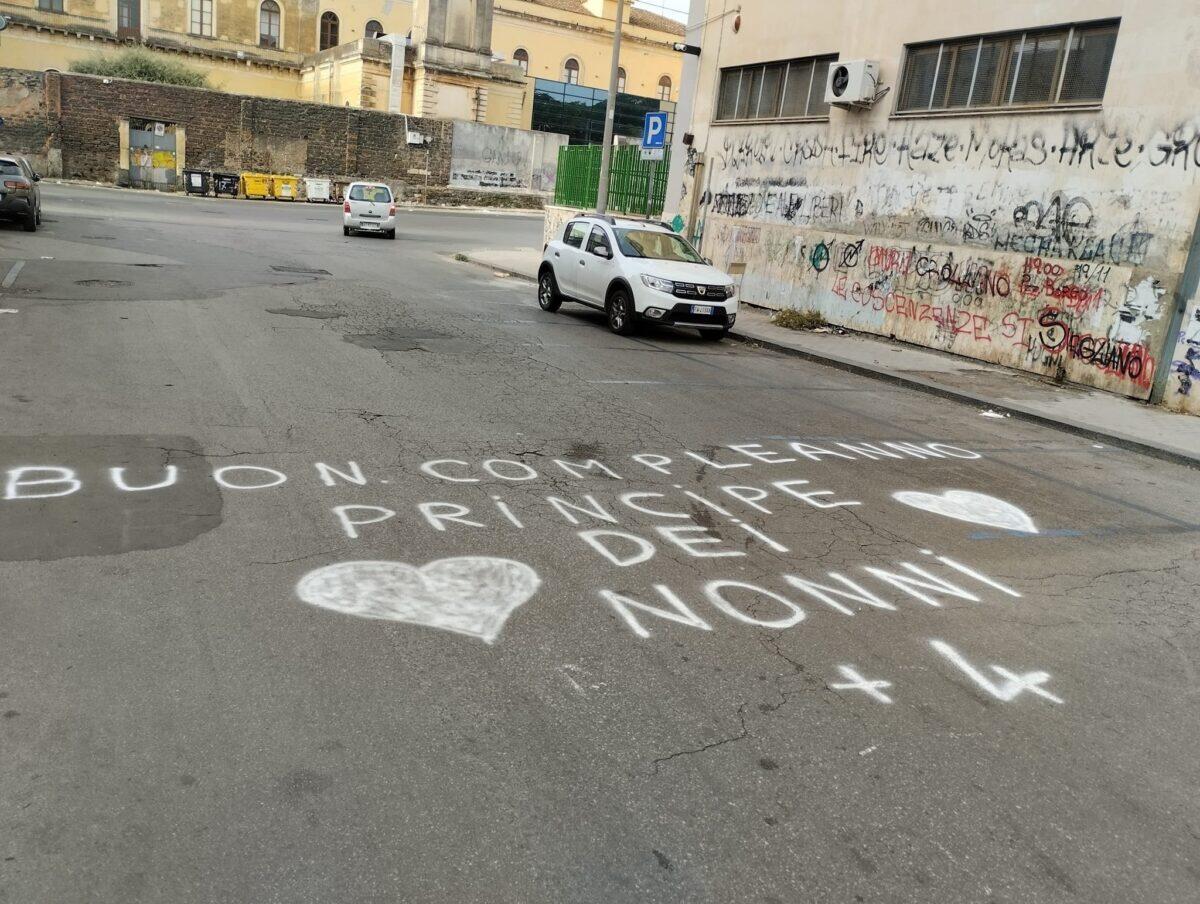 "Solo a Catania succedono queste cose?", il fenomeno virale che lascia i turisti a bocca aperta [VIDEO] - 