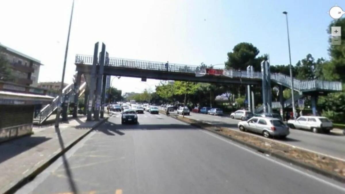 Il cavalcavia rimosso: una triste storia di negligenza e pericolo pedonale a Catania - 