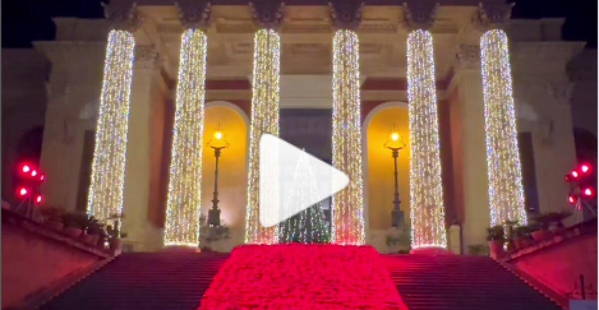 Natale 2023, il Teatro Massimo si "addobba per le feste" e diventa ancora più bello [VIDEO] - 