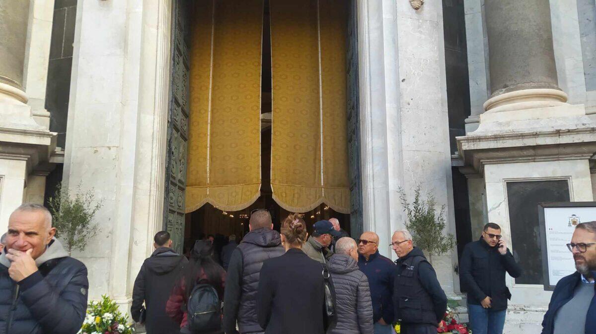 Catania dà l'ultimo saluto a Santo Castiglione - 