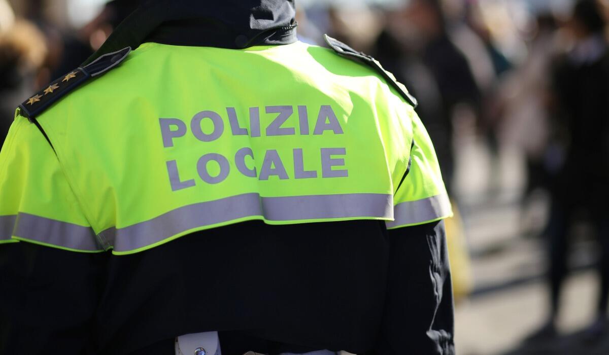 Polizia di Catania arresta due ragazzi: tentano di partire con documenti falsi all’aeroporto - 