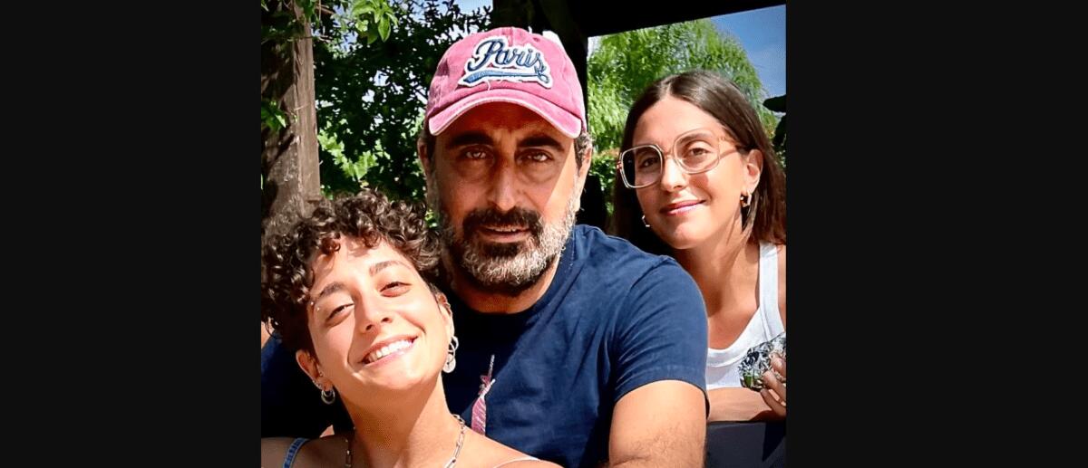 Auguri a Anna e Nina Castiglia, l'orgoglioso papà celebra il quarto di secolo delle gemelle con un messaggio emozionante - 