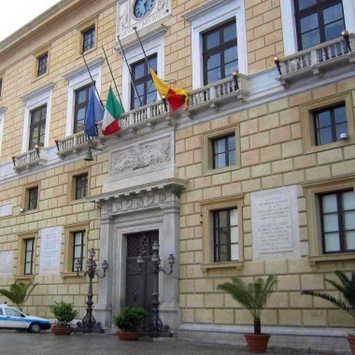Palermo: Accensione straordinaria dell’Albero di Natale in Piazza Ruggiero Settimo alle 18.30! - 