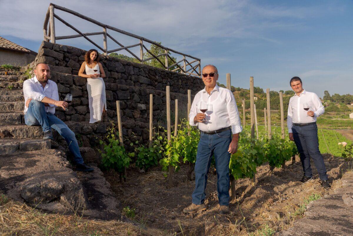 Versante Sud Etna Bianco: La Famiglia Serafica Presenta il Nuovo Capolavoro Enologico - 