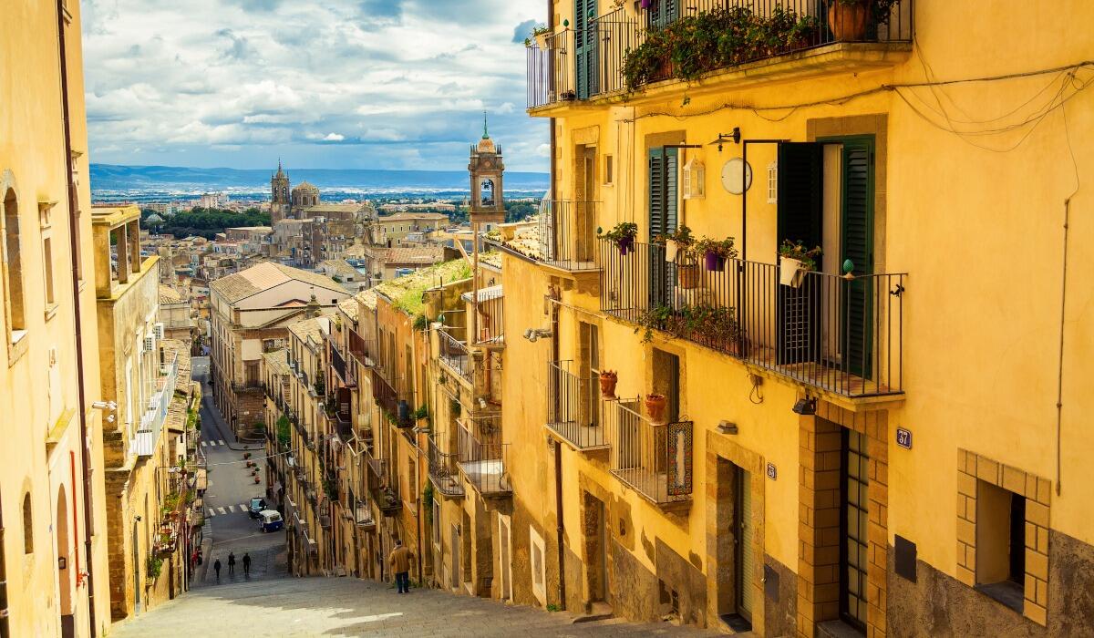 Lumina 2023: Scopri le incredibili iniziative e gli eventi del Natale a Caltagirone! - 