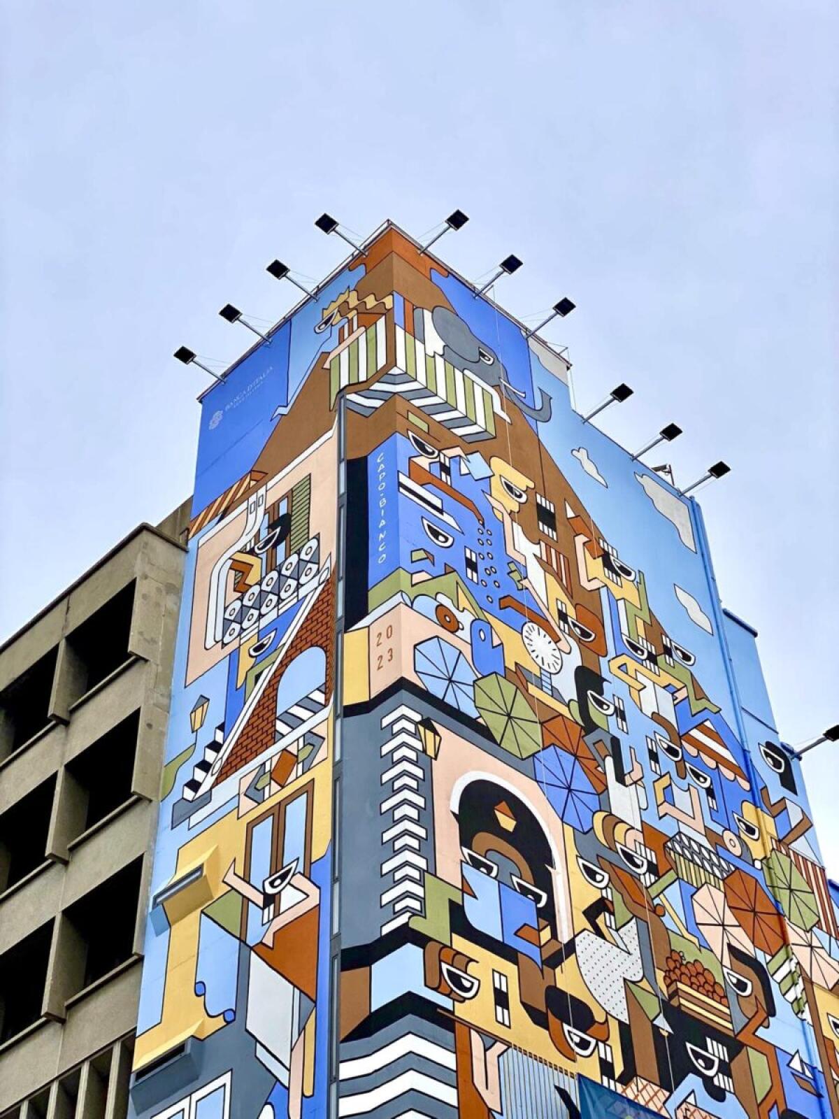 Un coloratissimo murales ad abbellire la città è pronto per essere ammirato - 
