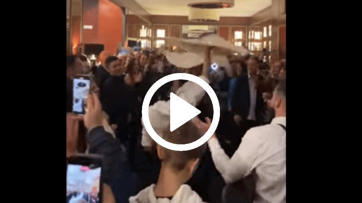 Inaugurazione Crazy Pizza di Flavio Briatore a Catania: il video dei pizzaioli “acrobati” - 