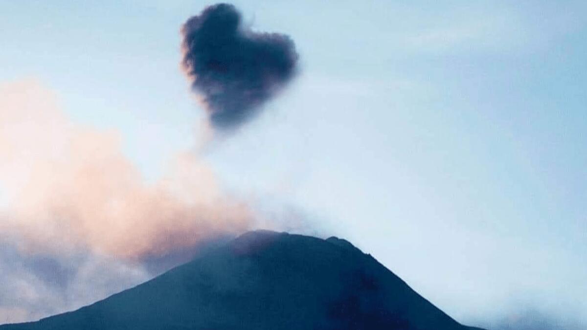 L’Etna manda un cuore e i catanesi si “sciolgono”: la meravigliosa foto - 