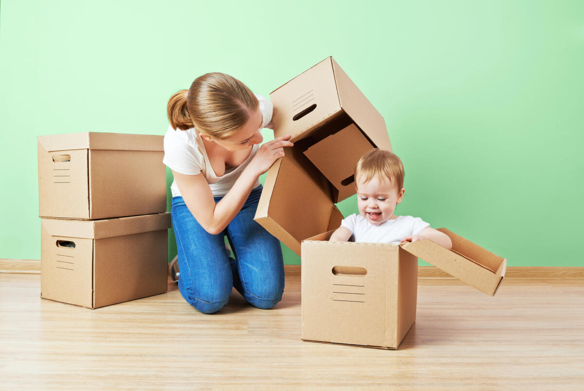 Scatole di cartone: come semplificare la vita di mamma e bambini - Scatole da utilizzare credit foto https://depositphotos.com