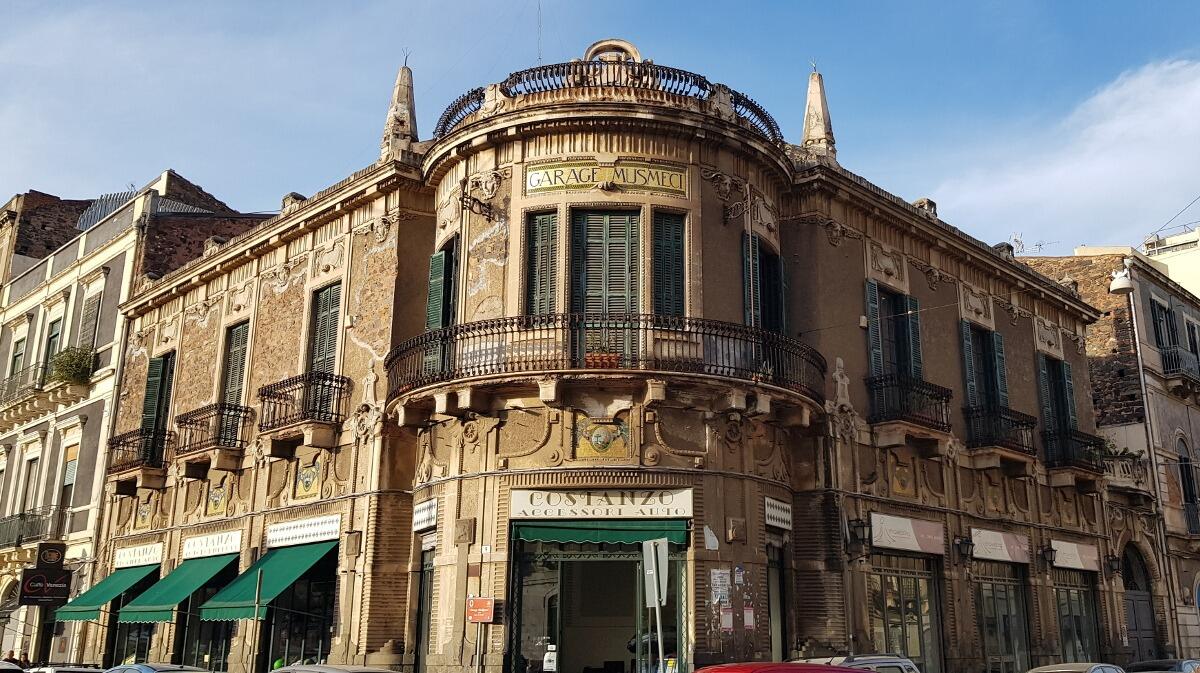 Alla scoperta del Garage Musmeci: viaggio nel cuore dell'Art Déco catanese - 