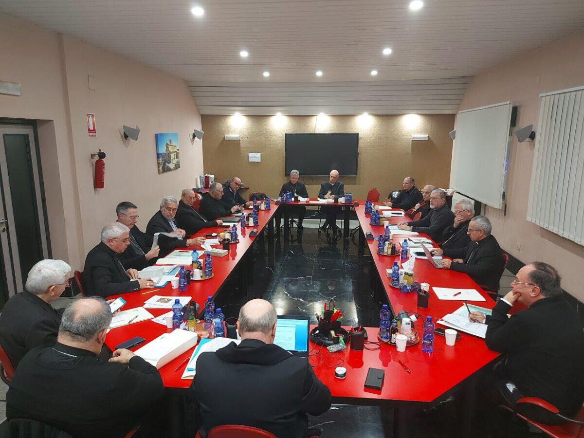 Sessione invernale della Conferenza Episcopale Siciliana: Visita ad Limina, pellegrinaggio ad Assisi, riforma degli uffici e altri temi discussi dai Vescovi. - 