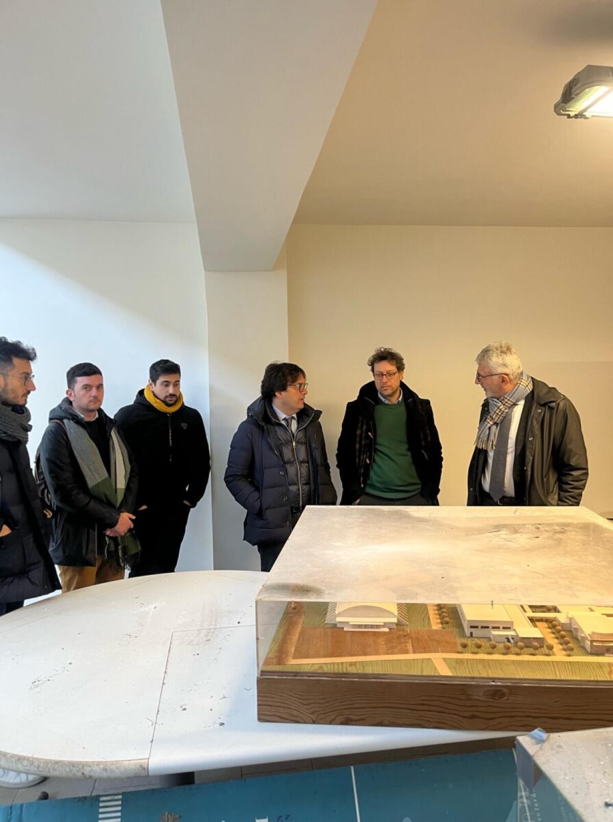 Il sindaco di Ragusa e il direttore del Centro di Ricerca in Attività Motorie visitano la ex Scuola dello sport per il potenziamento dell'offerta universitaria. - 