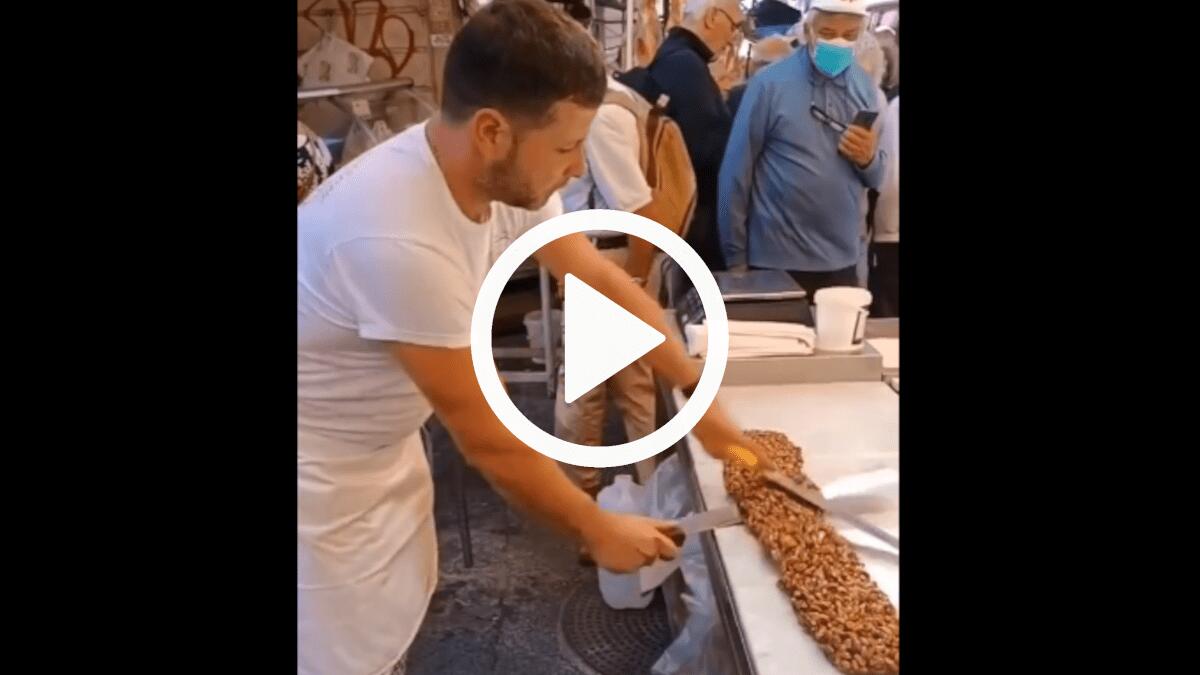 Il torrone a Catania è spettacolo: il video della creazione folkloristica del torrone siciliano - 