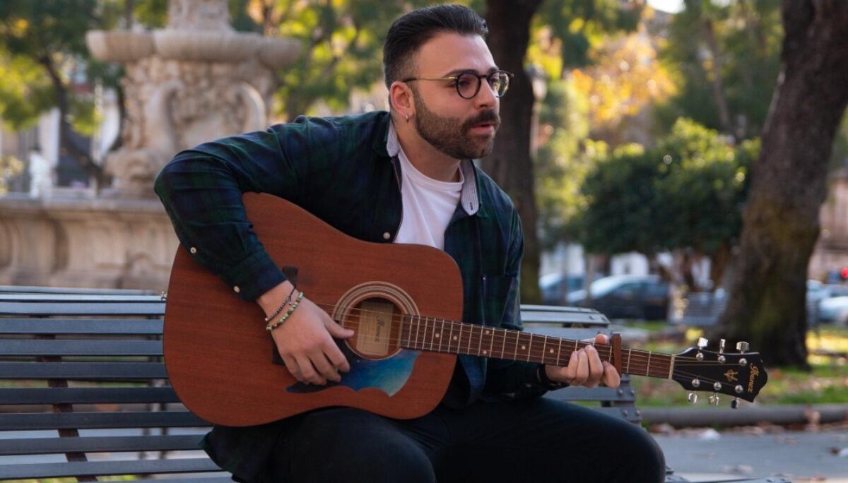 "Tu sei bella come l'Etna", la dedica catanese di un cantautore siciliano che ama tanto Catania [VIDEO] - 