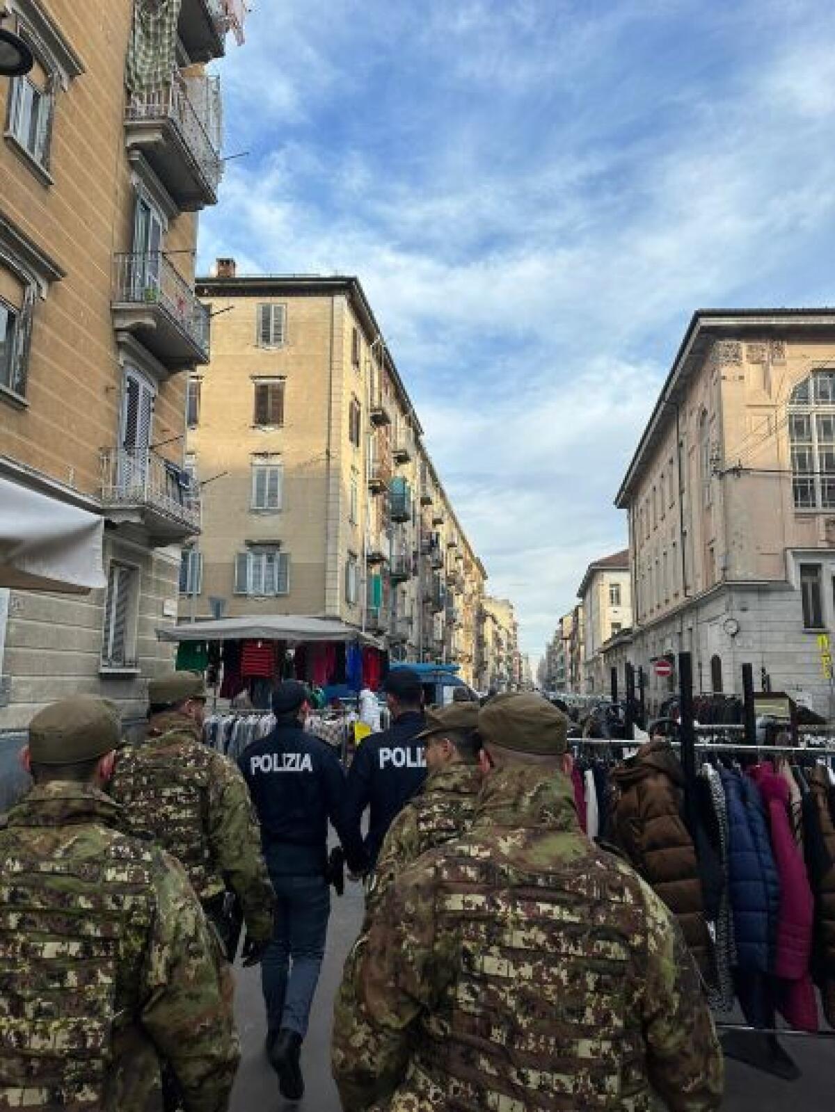 Arrestato giovane marocchino e denunciato ecuadoriano a Torino: controlli interforze nella zona Barriera di Milano - 