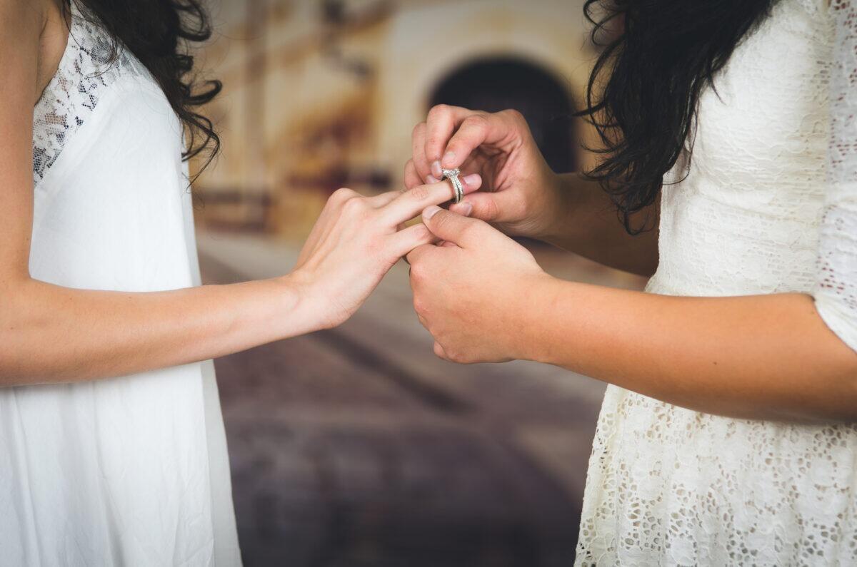 Prima unione civile tra donne, a Letojanni è festa grande per Claudia e Clara - 