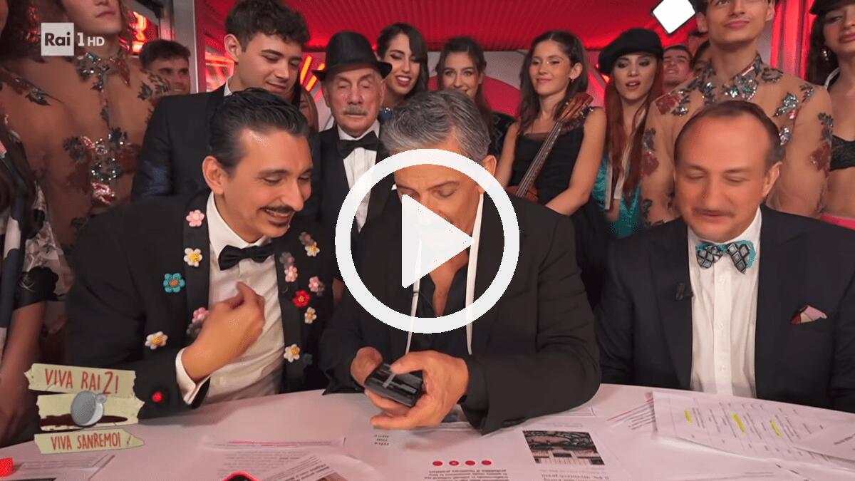 A Viva Sanremo arriva la chiamata che non ti aspetti: Fiorello in lacrime si emoziona [VIDEO] - 