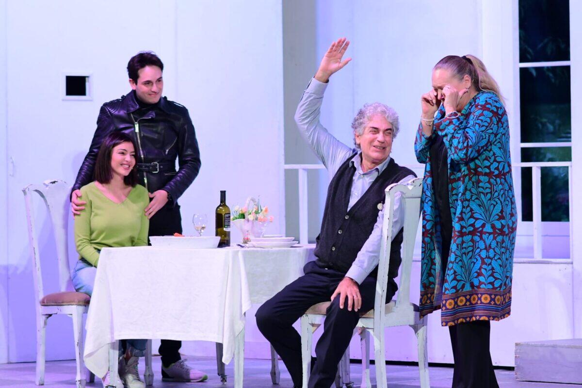 Successo per la prima de 'Il Padre della Sposa' al Teatro Pirandello - 