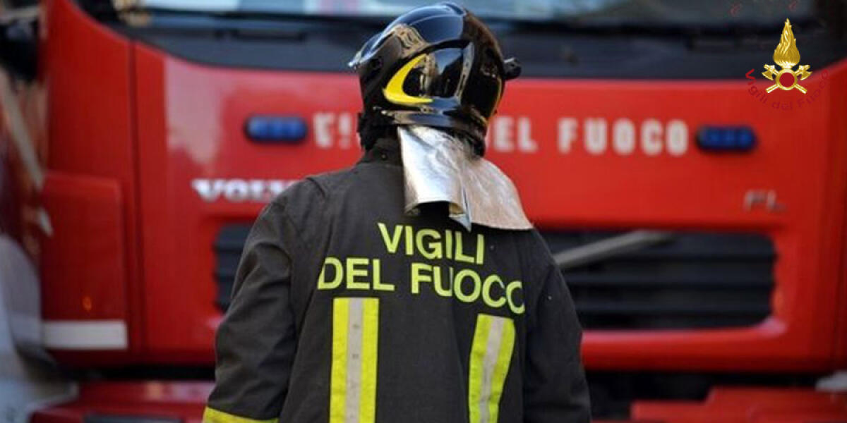 Incidente stradale a Capo d'Orlando: intervento dei Vigili del Fuoco - 