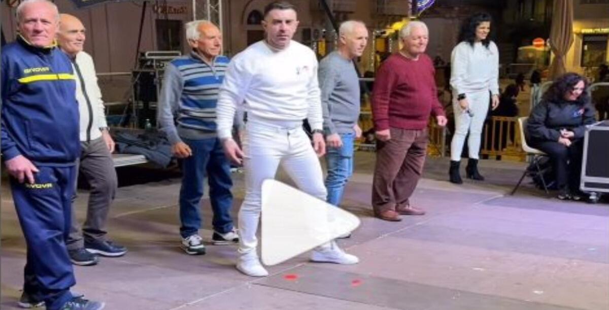 Joey e Rina portano "Full Monty" ad Avola, ecco chi ha ballato con loro sul palco siracusano [VIDEO ] - 