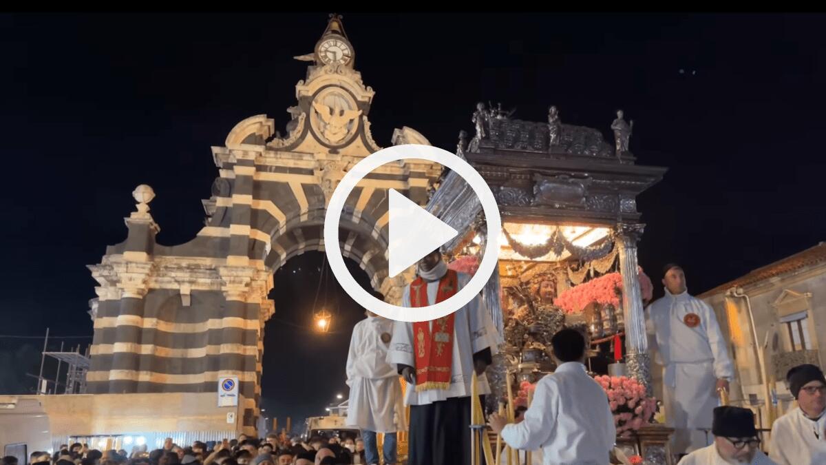 “U focu o Futtinu”: il video degli incredibili (e ritardatari) fuochi d’artificio in piazza Palestro - 