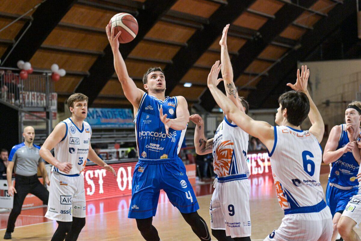 La Fortitudo Agrigento perde contro Benacquista Assicurazioni Latina con un punteggio di 80-71 - 