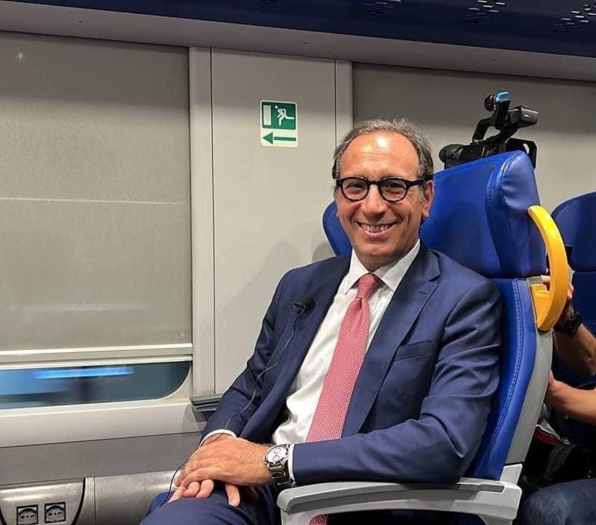 Treni speciali per la Sagra del Mandorlo in fiore 2024: Regione Sicilia supporta le manifestazioni - 
