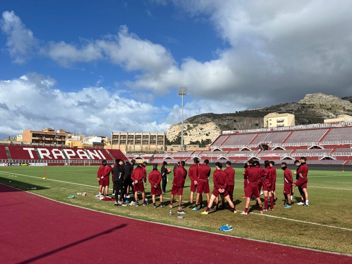 Preparazione al match contro l'Acireale: primo allenamento della settimana al "Provinciale" - 