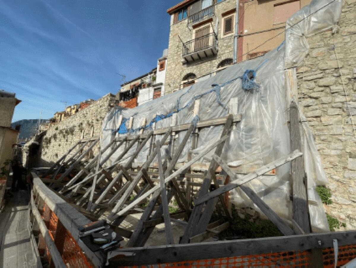 Inizio dei lavori di ripristino della via Sant'Orsola a Caccamo - 