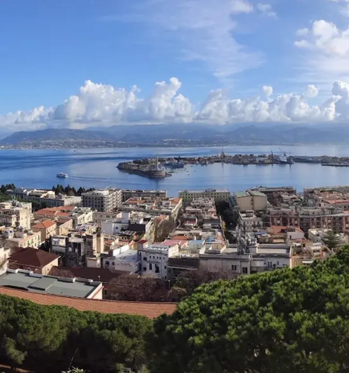 Processione dei Simulacri di Gesù Risorto e della Madonna della Mercede a Messina il 31 marzo - 