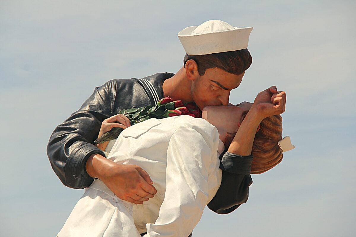 Bacio a Times Square, era messinese il marinaio della foto - 