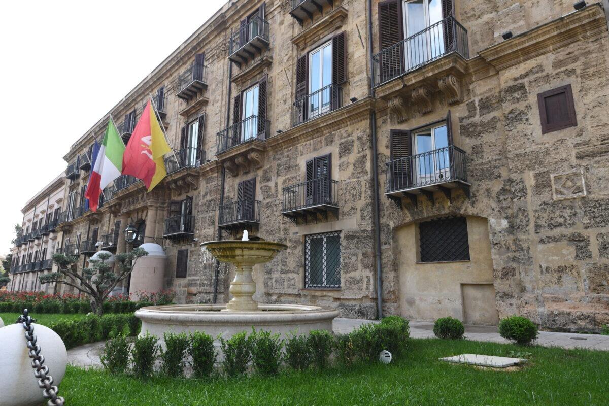 Assunzione di 992 lavoratori ex Pip: Schifani mantiene impegno - 