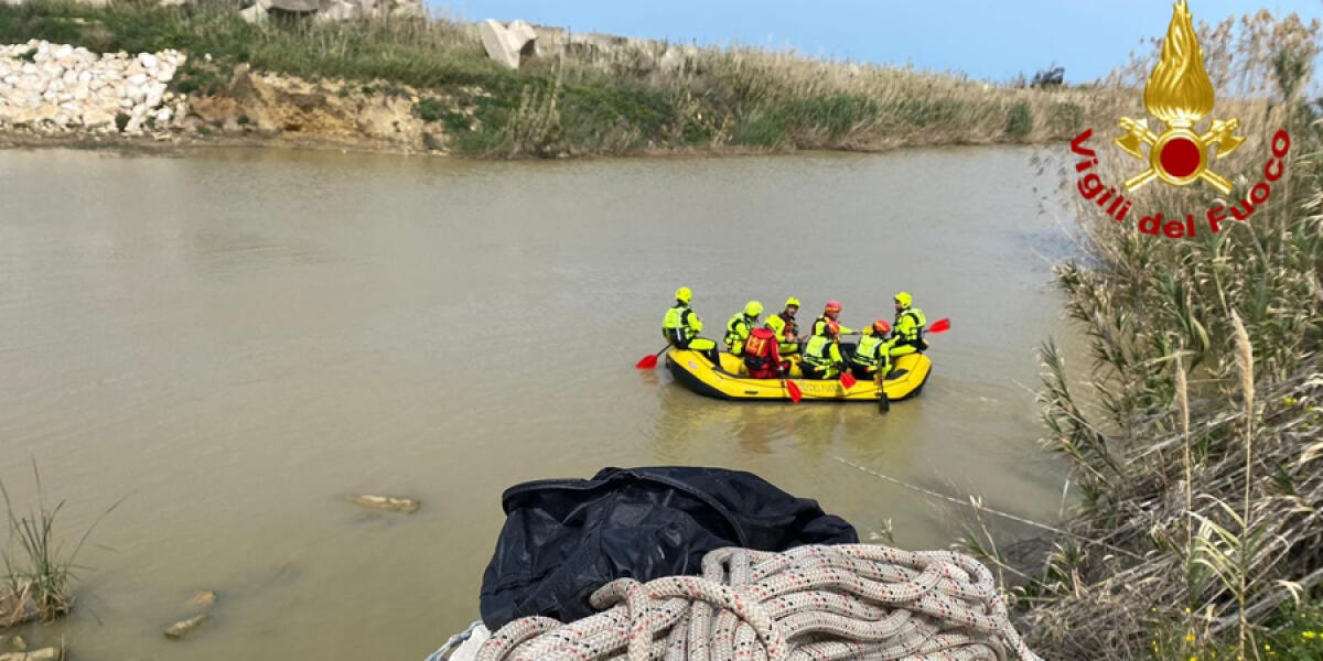 Esercitazione Vigili del Fuoco per Soccorso Fluviale Alluvionale a Siracusa. - 