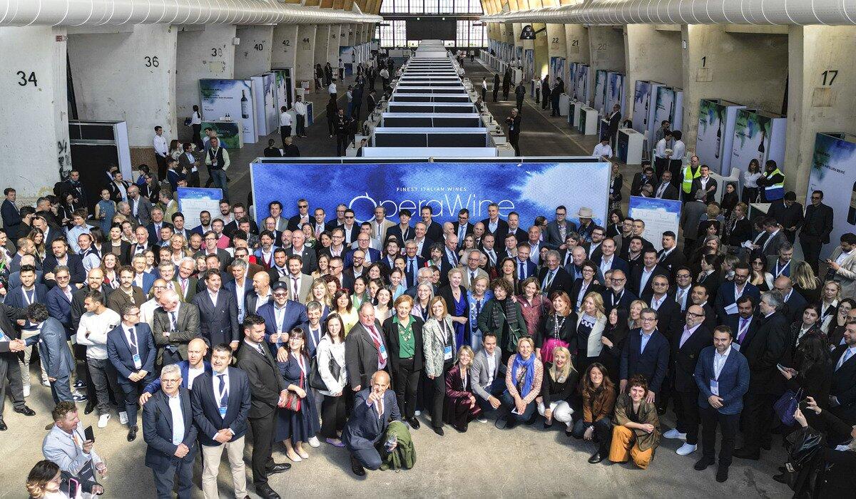 Opera Wine 2024: l'eccellenza delle aziende vinicole siciliane in mostra - 