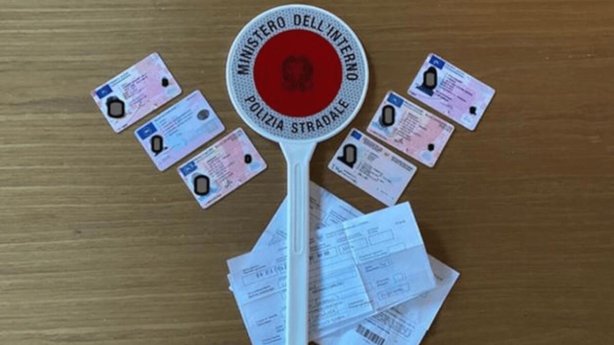 Patenti false a Siracusa: inchiesta coinvolge Motorizzazione e oltre 100 indagati - 