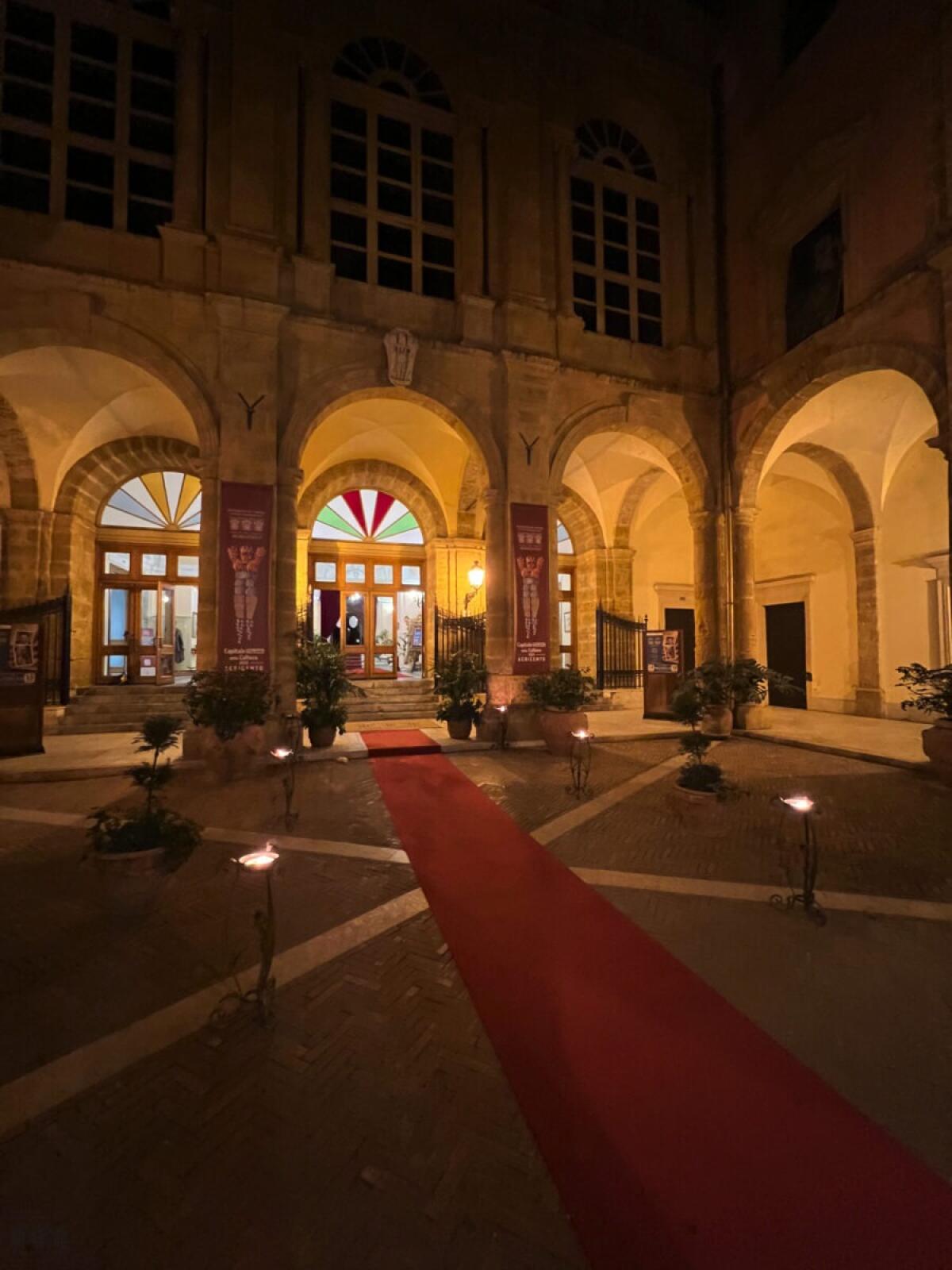 Notte Bianca Immersiva al Teatro Pirandello: 2600 anni di storia in un'esperienza unica. - 