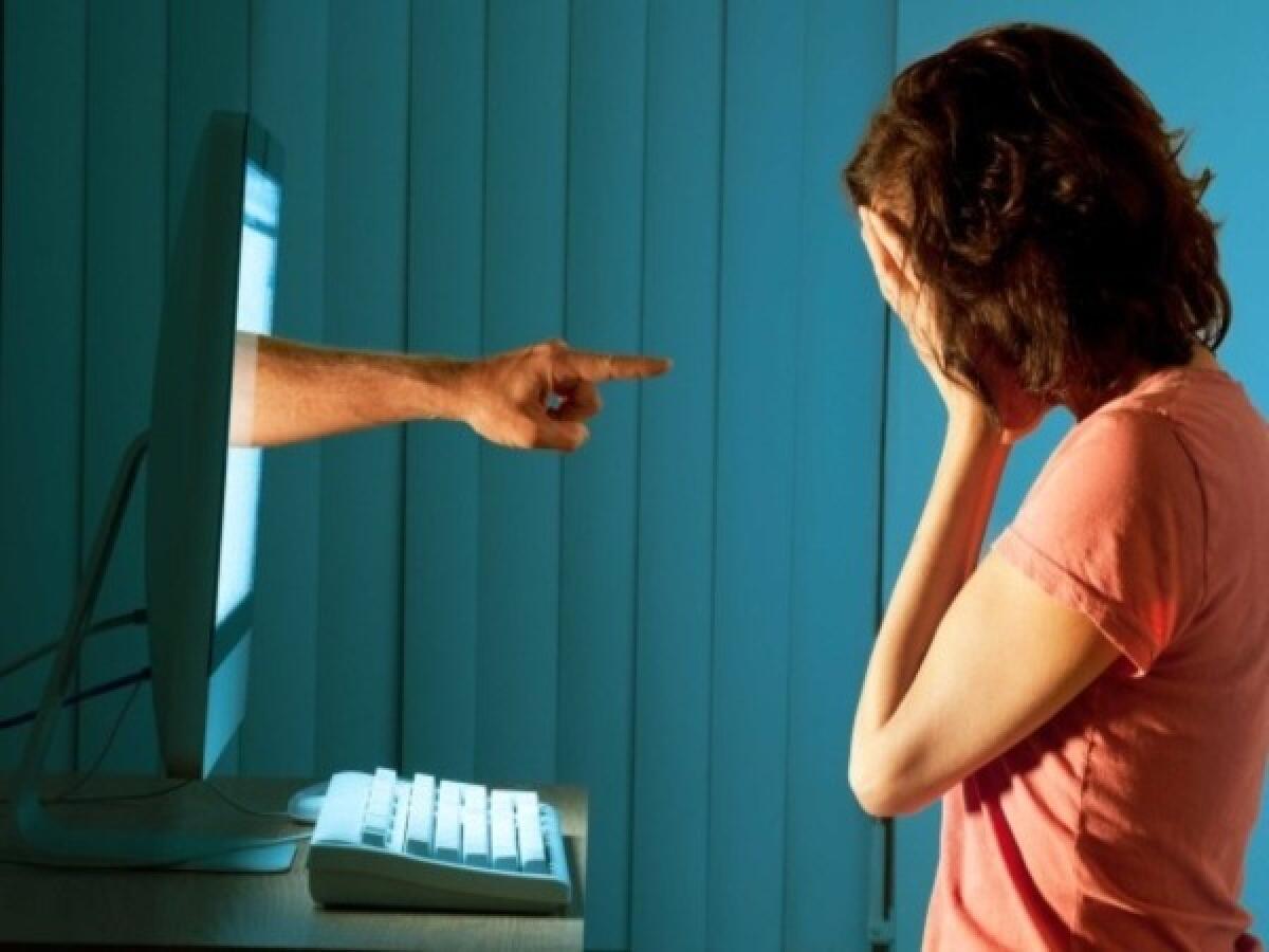 Regione Sicilia lancia progetto contro bullismo: numero verde e chat attivi - 