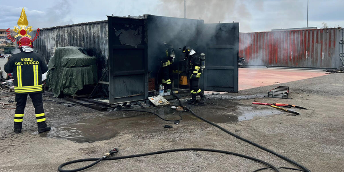 Incendi a Milazzo e Scaletta Zanclea: interventi dei Vigili del Fuoco a Messina - 
