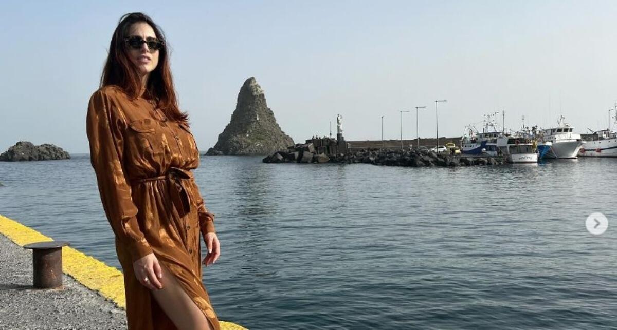 Miriam Leone ad Acitrezza, un salto nella sua terra per inaugurare la primavera in modo tutto catanese [VIDEO] - 