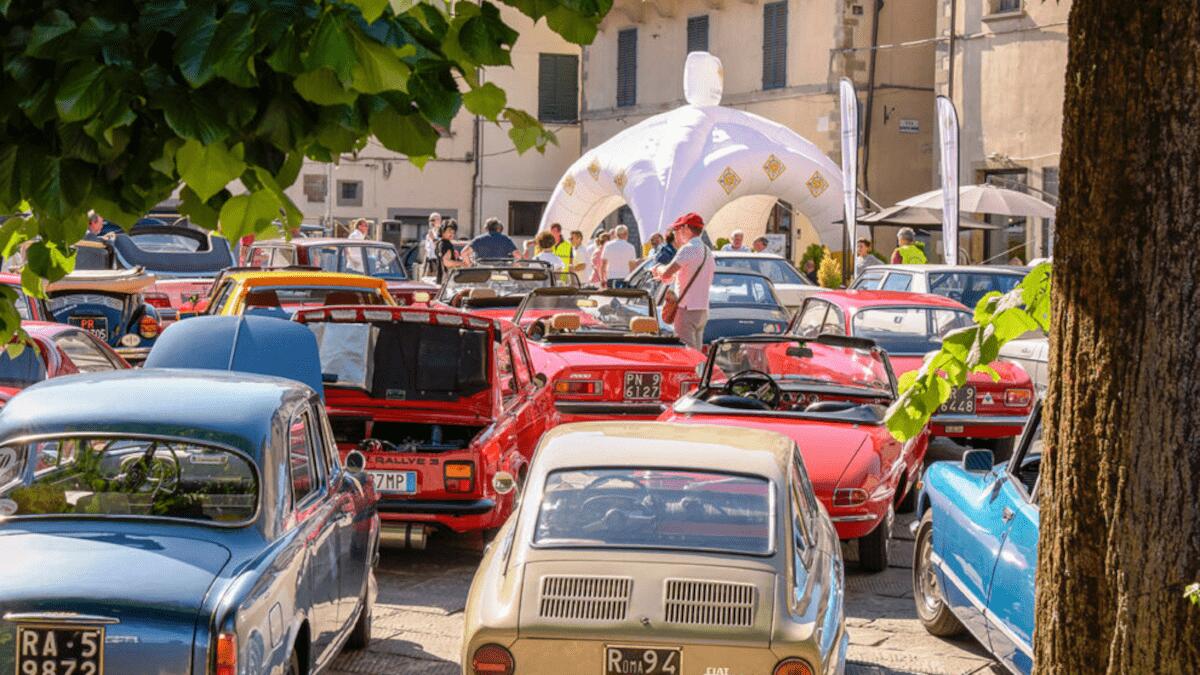 Il raduno di auto d’epoca imperdibile: torna “Ruote nella Storia” a Catania - 