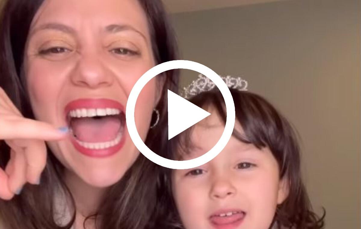 "A scuola di CATANESE!", Chiara Anicito insegna il dialetto alla figlia Sara  [VIDEO] - 