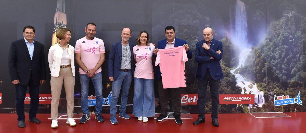 PRESENTATA LA MAGLIA UFFICIALE DEL “NASTRO ROSA” DELLA SCHERMA ITALIANA - 