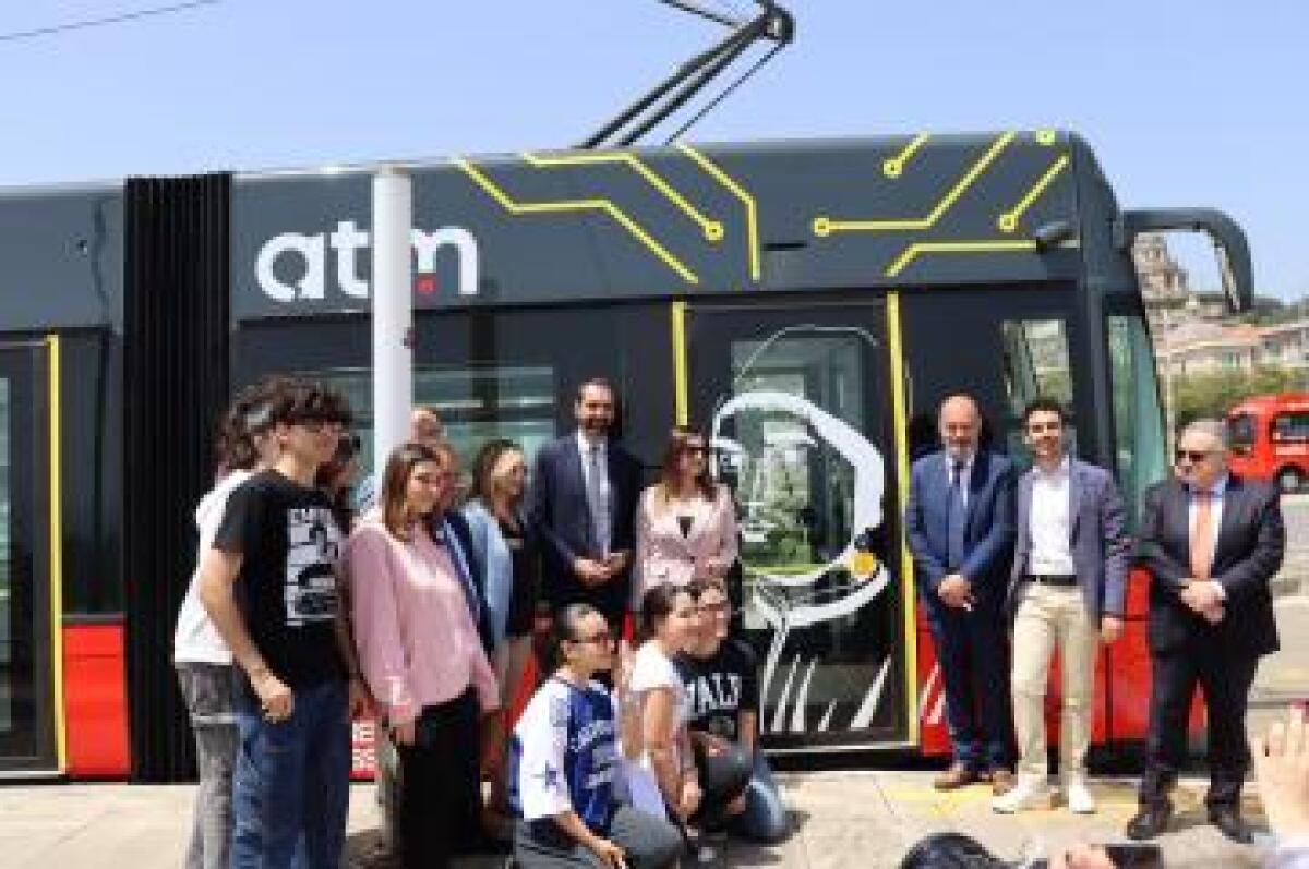 Inaugurata la sesta vettura revampizzata del tram: Antonello da Messina - 