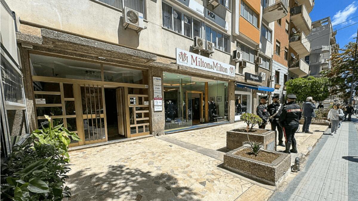 Vigilessa spara 4 colpi di pistola al marito e si suicida a Palermo: i nomi e la dinamica - 