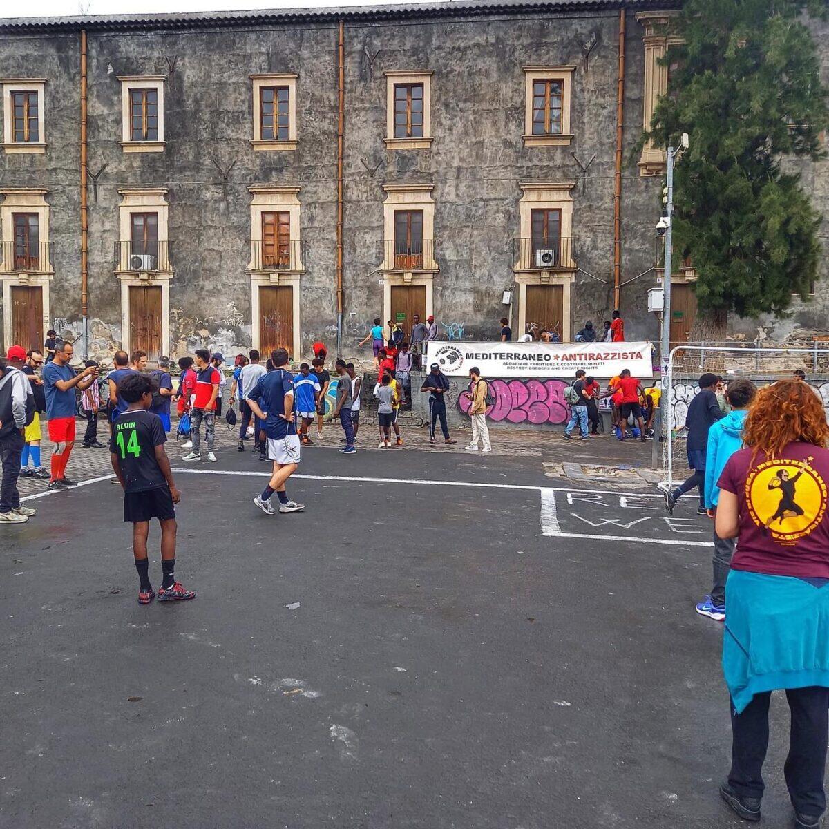 Mediterraneo Antirazzista, persone e culture diverse in Piazza Carlo Alberto - 
