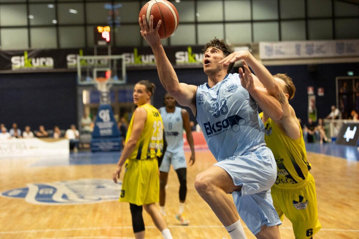 Vittoria della Virtus contro Pesaro: primo match point promozione. - 