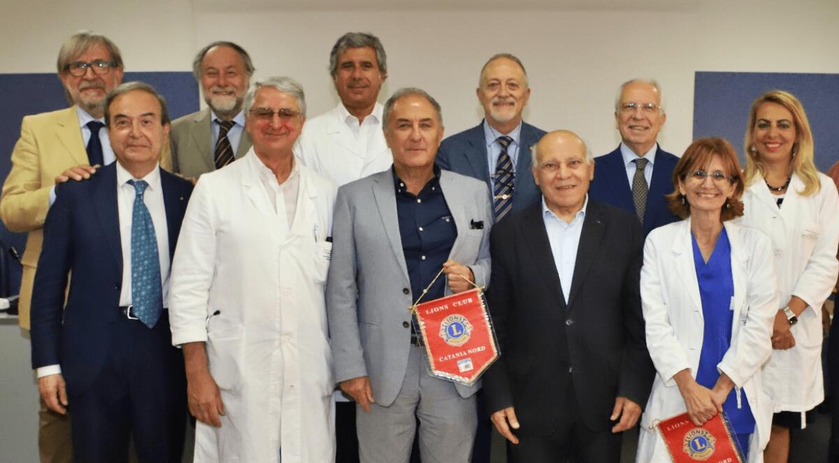Donazione Club Lions Catania Nord alla Neonatologia Garibaldi-Nesima: Smartphone per lo screening visivo - 
