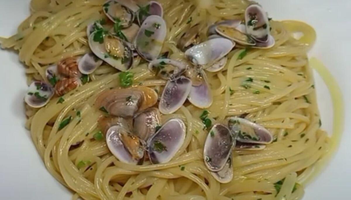 Spaghetti alle telline, un primo estivo molto apprezzato a Catania - 